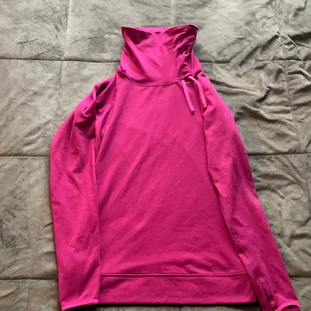 Woman’s Nike pro Dri-fit size M
